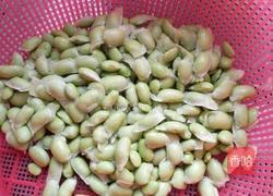 辣炒青豆香干粒的做法图解1