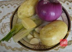洋葱炒土豆的做法图解1