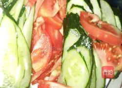 素炒黄瓜西红柿的做法图解1