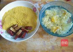 小米红枣银耳粥的做法图解1