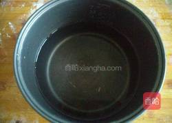 小米红枣银耳粥的做法图解2