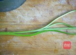 凉拌蒜苔丝的做法图解4