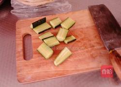 爽口酱黄瓜的做法图解2