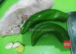 青椒肉片的做法图解1