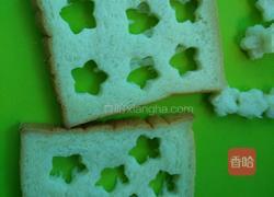 煎鸡蛋吐司的做法图解1