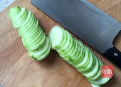 黄瓜蛋花汤的做法图解2