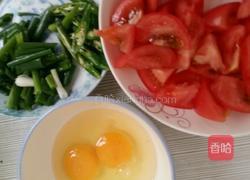 西红柿尖椒炒鸡蛋的做法图解2