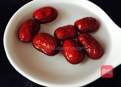 黑木耳红枣汤的做法图解2