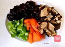 香菇鸡片的做法图解2