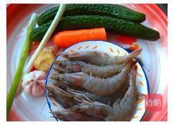 虾仁炒小黄瓜的做法图解1