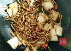 茶树菇炒五花肉的做法图解5