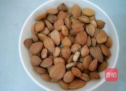 杏仁排骨汤的做法图解2