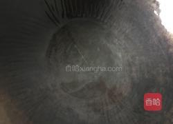 盐爆花生米的做法图解3