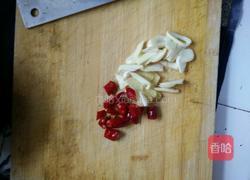 炝炒圆白菜的做法图解2