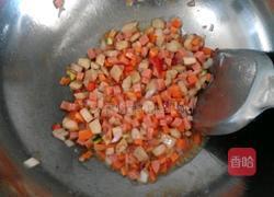 菠萝鸡肉炒饭的做法图解6