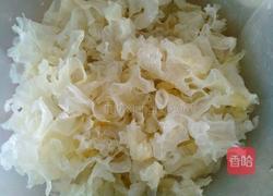 莲子银耳粥的做法图解3