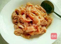 蒜苗炒肉的做法图解3