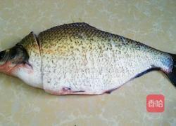 剁椒鱼的做法图解1