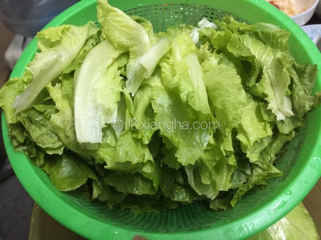 生菜洗干净备用