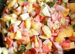 泰式菠萝炒饭的做法图解6