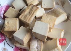 茼蒿菜炒臭豆腐的做法图解2