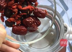 红枣桂圆枸杞茶的做法图解3