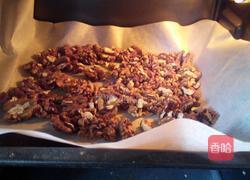 自制琥珀核桃仁的做法图解2