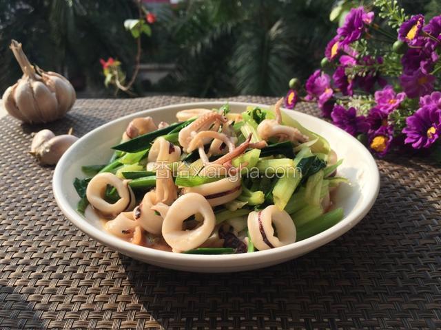 芹菜炒鱿鱼