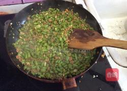 缸豆炒肉沫的做法图解4