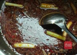 土豆烧肥肠的做法图解2