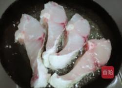 蒜瓣红烧鱼的做法图解5
