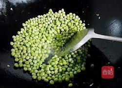 鸡蛋炒豌豆的做法图解7