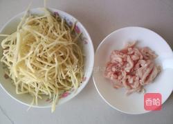 肉丝炒饼的做法图解1