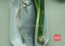 清蒸海鱼的做法图解1