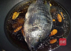 醋溜罗非鱼的做法图解2