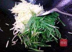 土豆丝炒韭菜的做法图解4