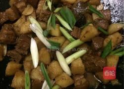 土豆烧肉的做法图解5