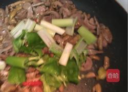 泡椒炒鸡杂的做法图解5