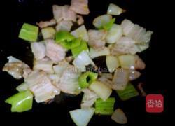 五花肉炒辣白菜的做法图解2