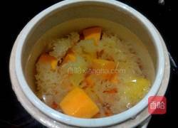 银耳枸杞炖木瓜的做法图解4