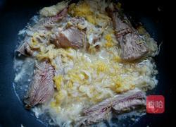 东北酸菜炖排骨的做法图解9