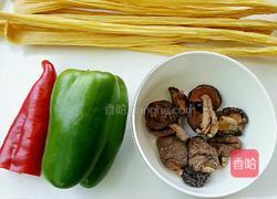 炝锅腐竹的做法图解1