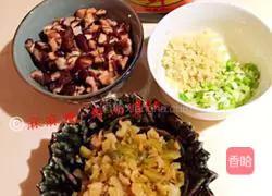 Illustration of how to make shrimp wontons 3