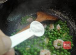 豌豆炒虾仁的做法图解7