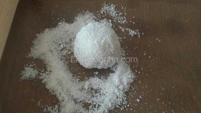 裹上椰蓉  和自己喜欢的料