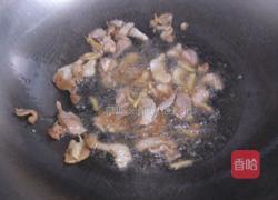 香菇芹菜炒肉的做法图解3