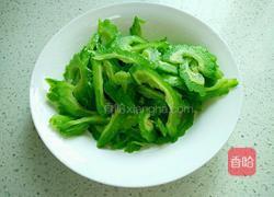 泡椒青椒炒苦瓜的做法图解4
