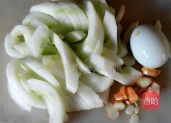 黄瓜蛋汤的做法图解1