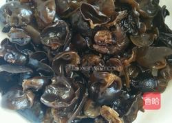 木耳鸡蛋炒油菜的做法图解2