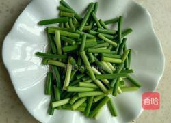 蒜苗炒五花肉的做法图解2